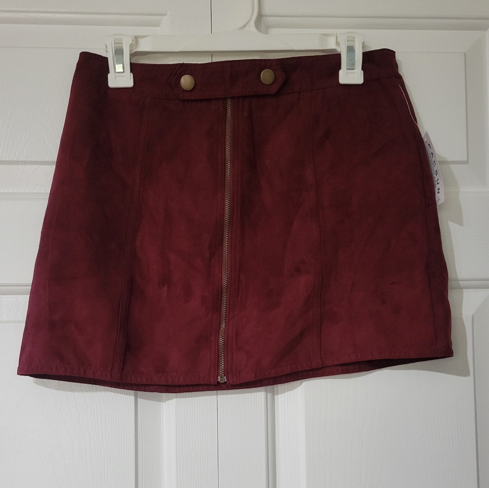 la Hearts N.W.T. S. Burgundy suede mimi skirt